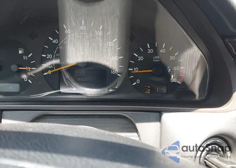 2000 Mercedes-Benz E 320 из США, поврежденный, VIN WDBJF65J8YB105195